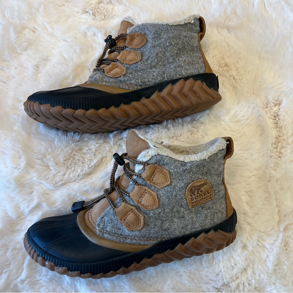 Sorel Youth Waterproof Boots - Picture 4 of 11